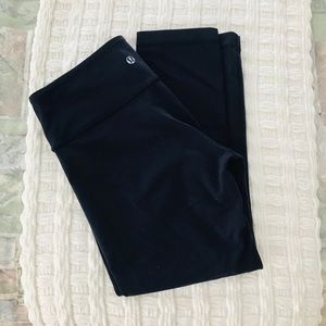 Lululemon navy align crops in luon fabric